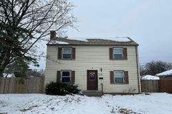 Pre-foreclosure in  3RD ST E Saint Paul, MN 55119