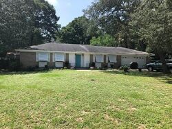 Pre-foreclosure in  JAMES AVE Valparaiso, FL 32580
