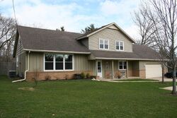 Pre-foreclosure in  S GREEN BAY RD Racine, WI 53406