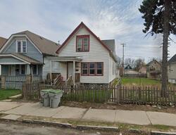 Pre-foreclosure in  S 15TH PL Milwaukee, WI 53204