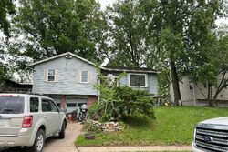 Pre-foreclosure in  WOOD LANE DR La Vista, NE 68128