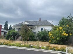 Pre-foreclosure in  1/2 2ND ST NW Salem, OR 97304