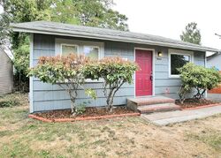Pre-foreclosure in  NE PRESCOTT ST Portland, OR 97220