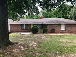 Pre-foreclosure in  WOODLAND RD Bartlesville, OK 74006