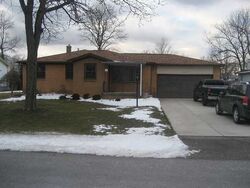 Pre-foreclosure in  MINDEN DR Orchard Park, NY 14127