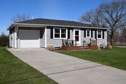 Pre-foreclosure in  BAKER ST Webster, NY 14580