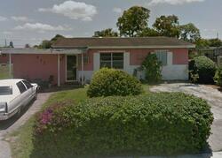 Pre-foreclosure in  SW 14TH ST Belle Glade, FL 33430