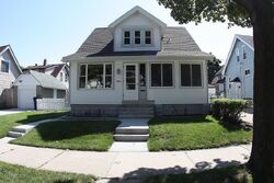  W Dorothy Pl, Milwaukee WI