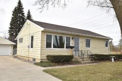  S Taylor Ave, Milwaukee WI