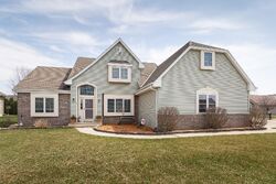  Willow Ln, Hartford WI