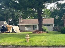 Pre-foreclosure in  PERRYSVILLE AVE Danville, IL 61832