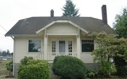 Pre-foreclosure in  WILLOW LN Mount Vernon, WA 98273