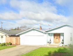 Pre-foreclosure in  RUNDELAY WAY Sacramento, CA 95826
