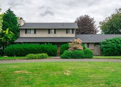 Pre-foreclosure in  RIVER RD Junction City, OR 97448