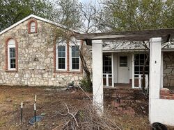 Pre-foreclosure in  ZIG ZAG AVE Devine, TX 78016