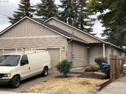 Pre-foreclosure in  LEE ST SE Salem, OR 97301