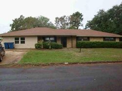 Cedar Dr, Gladewater TX