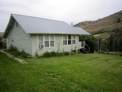 Pre-foreclosure in  SQUILCHUCK RD Wenatchee, WA 98801