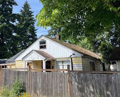  E 33rd St, Vancouver WA