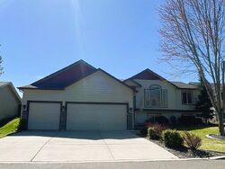Pre-foreclosure in  E BONNIE LYNN LN Colbert, WA 99005