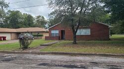 Pre-foreclosure in  RAINEY ST Bonham, TX 75418