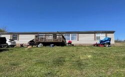 Pre-foreclosure in  KIRKLAND RD Indian Mound, TN 37079