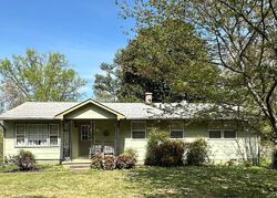 Pre-foreclosure in  EDGEWOOD DR Greenville, SC 29605