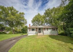 Pre-foreclosure in  MARK TRL Groton, CT 06340