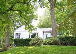 Pre-foreclosure in  GROVANIA AVE Abington, PA 19001