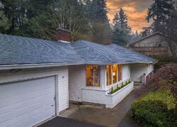 Pre-foreclosure in  BRYANT RD Lake Oswego, OR 97034