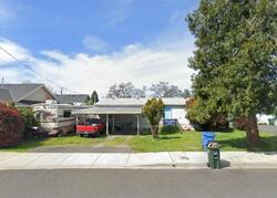 Pre-foreclosure in  SUN GLO DR Grants Pass, OR 97527