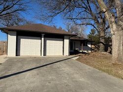 Pre-foreclosure in  N 1ST ST Harrah, OK 73045