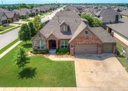 Pre-foreclosure in  E 143RD PL S Bixby, OK 74008