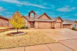 Pre-foreclosure in  SE 25TH ST Oklahoma City, OK 73130
