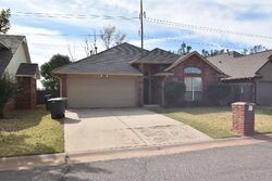 Pre-foreclosure in  MCDONALD DR Edmond, OK 73034
