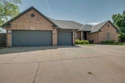 Pre-foreclosure in  LORIEN WAY Oklahoma City, OK 73170
