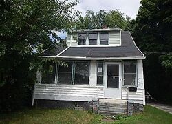 Pre-foreclosure in  MORSE AVE Painesville, OH 44077