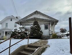 Pre-foreclosure in  LEXINGTON AVE Mansfield, OH 44907