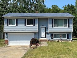 Pre-foreclosure in  RIDGELINE DR Bedford, OH 44146