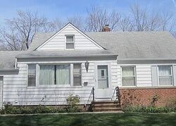 Pre-foreclosure in  HAVERSTON RD Cleveland, OH 44124