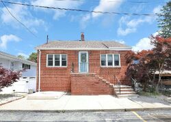 Pre-foreclosure in  7TH ST Bayville, NY 11709