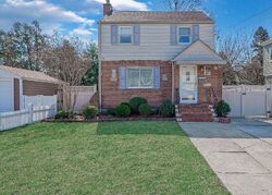 Pre-foreclosure in  LUCILLE ST Hempstead, NY 11550