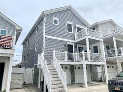 Pre-foreclosure in  VERMONT ST Long Beach, NY 11561