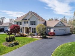 Pre-foreclosure in  SUNDANCE TRL Webster, NY 14580