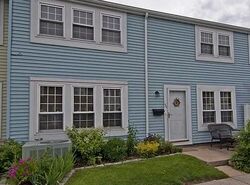 Pre-foreclosure in  WHALERS CV Babylon, NY 11702