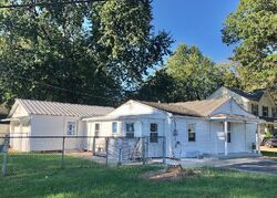 Pre-foreclosure in  SHAVER DR Florence, NJ 08518