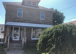 Pre-foreclosure in  CLEVELAND AVE Riverside, NJ 08075