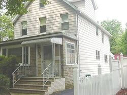 Pre-foreclosure in  E 9TH AVE Roselle, NJ 07203