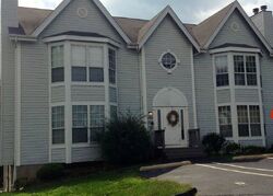 Pre-foreclosure in  WHISPERING CREEK DR APT A Ballwin, MO 63021