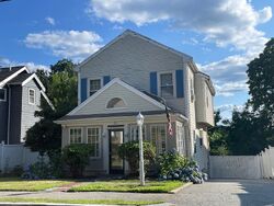 Pre-foreclosure in  OVERLOOK RD Quincy, MA 02169